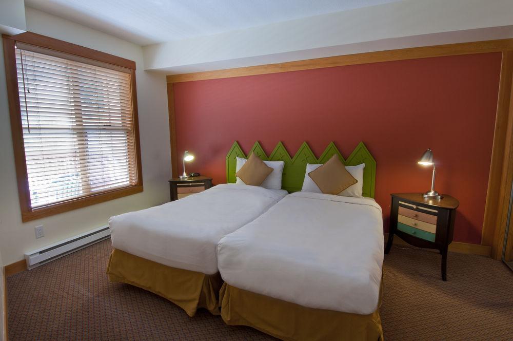 Lodging Ovations Hotell Whistler Eksteriør bilde