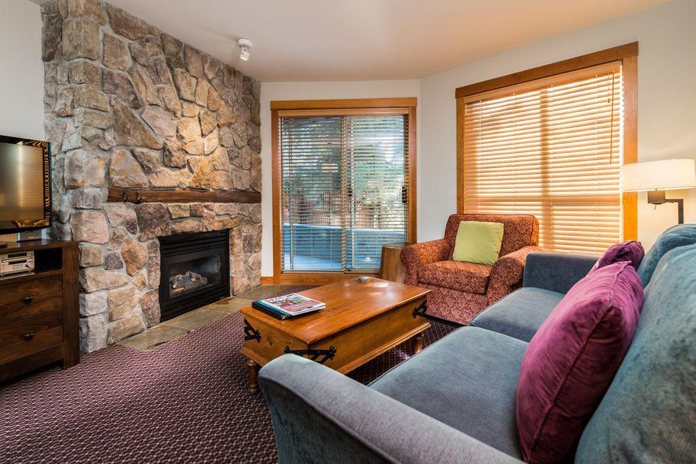 Lodging Ovations Hotell Whistler Eksteriør bilde
