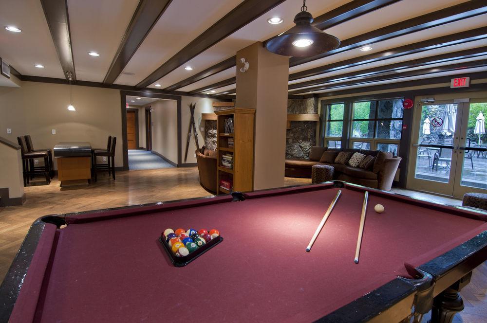 Lodging Ovations Hotell Whistler Eksteriør bilde