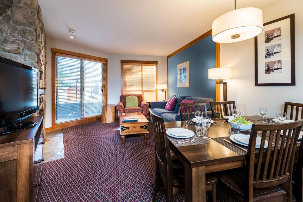 Lodging Ovations Hotell Whistler Eksteriør bilde