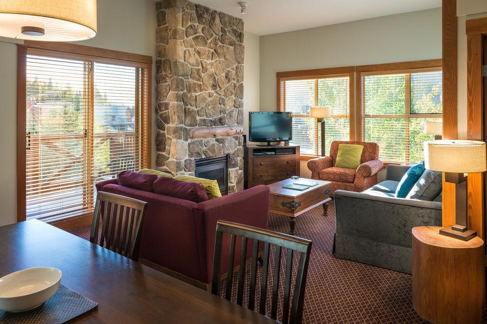 Lodging Ovations Hotell Whistler Eksteriør bilde